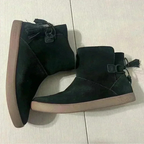 Koolaburra by UGG Skyller Suede Ankle Boot - Picture 10 of 10